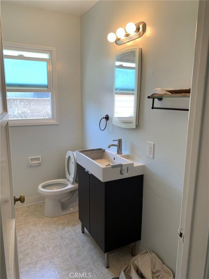 750 W Colorado Blvd - Photo 3 of 8