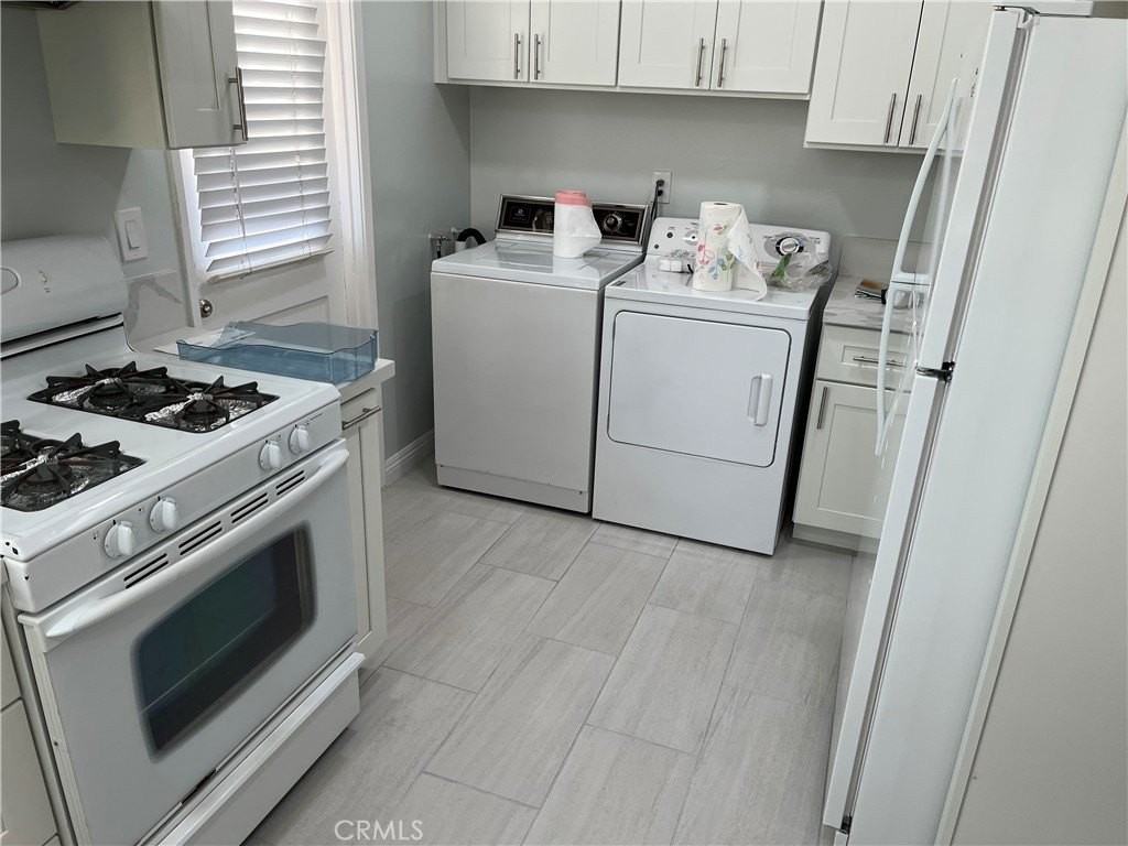 748 W Colorado Blvd - Photo 3 of 5