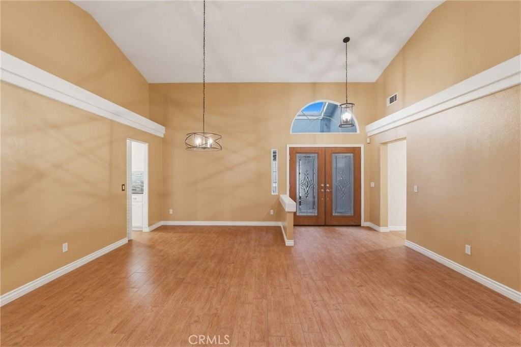 14780 Butterfly Ct - Photo 4 of 26