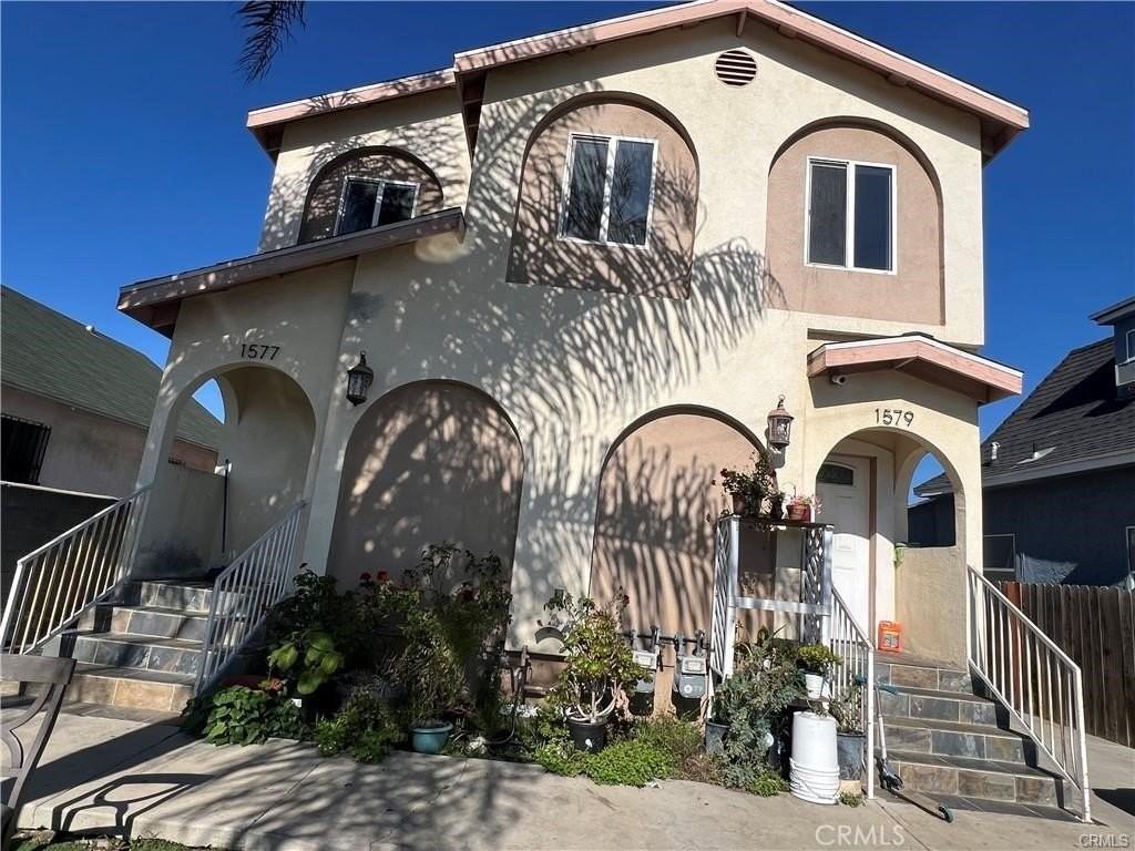 1577 E 51st St - Photo 2 of 18