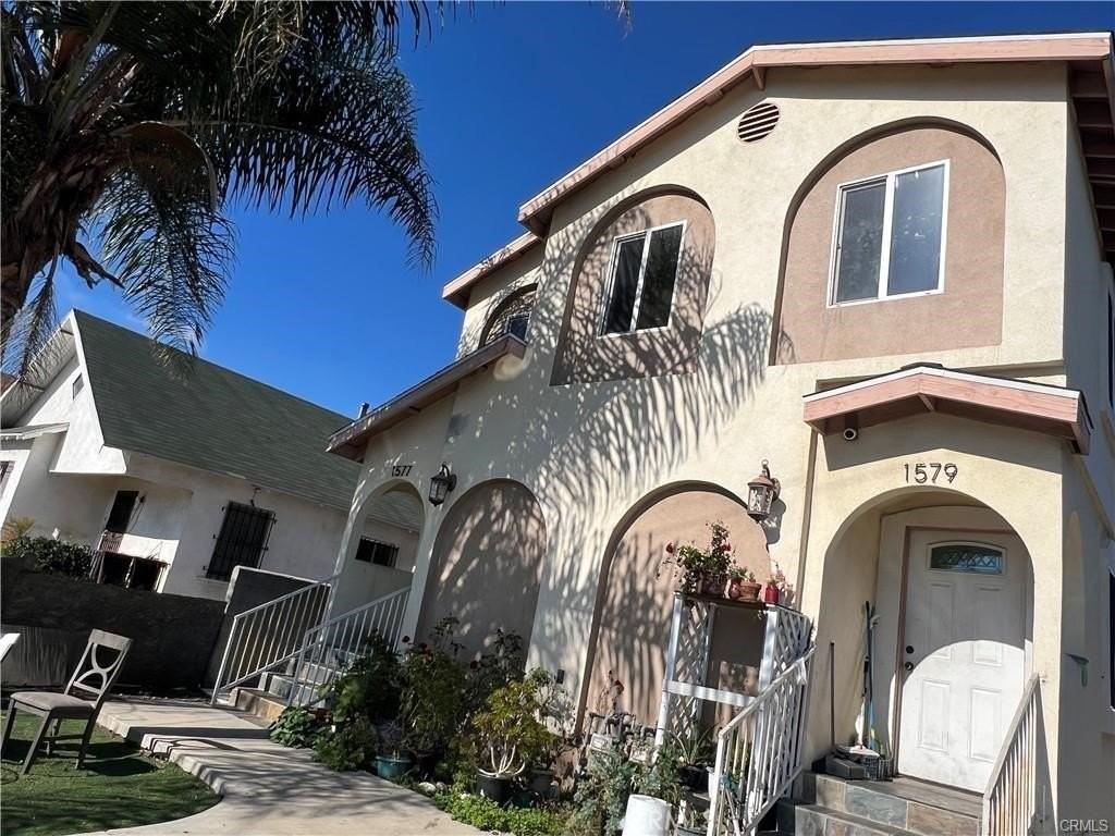 1577 E 51st St - Photo 3 of 18