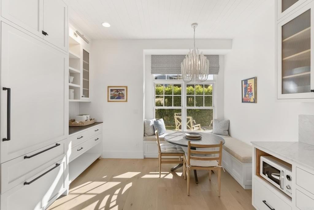 210 Estrella St - Photo 4 of 14