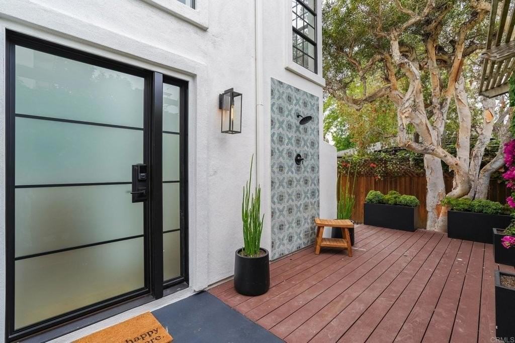 141 N Acacia Ave - Photo 2 of 12