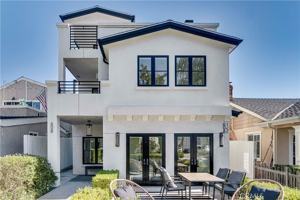 featured image of 608 Heliotrope Ave