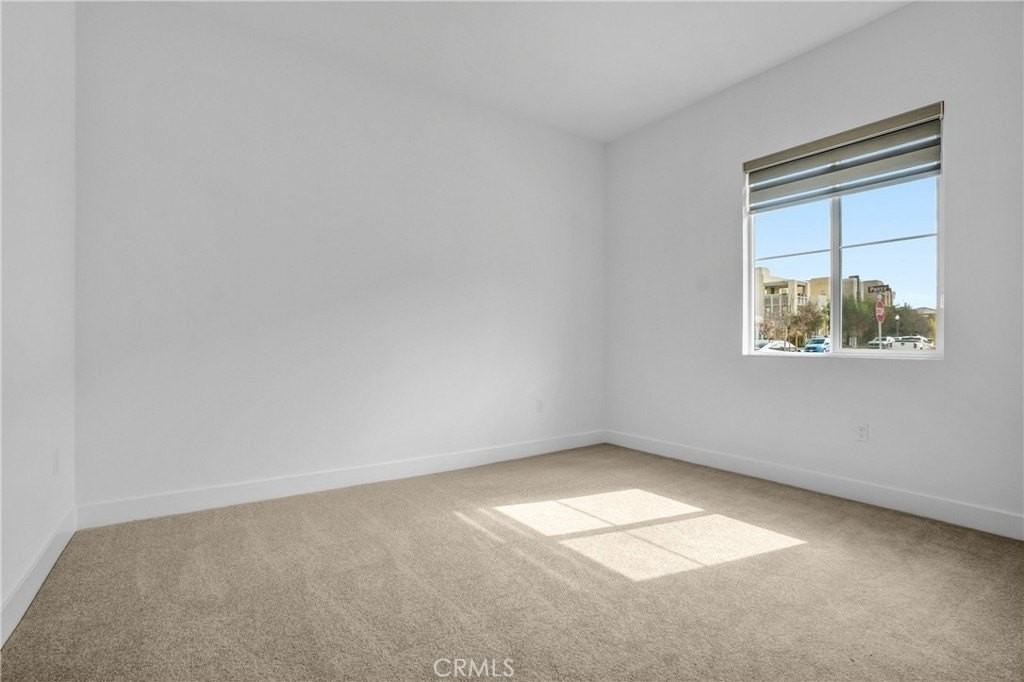 102 Pansy - Photo 3 of 32