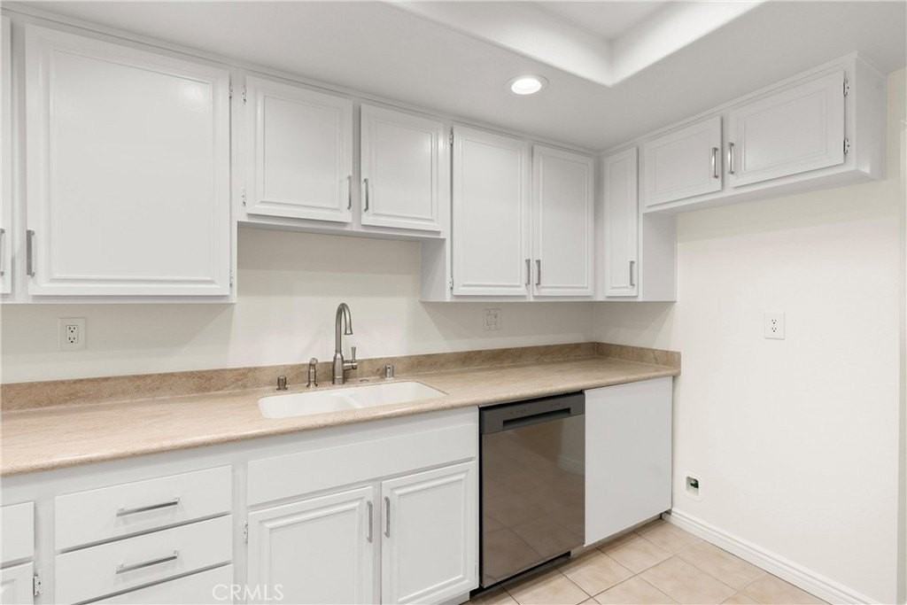 18555 Vallarta Dr - Photo 6 of 40