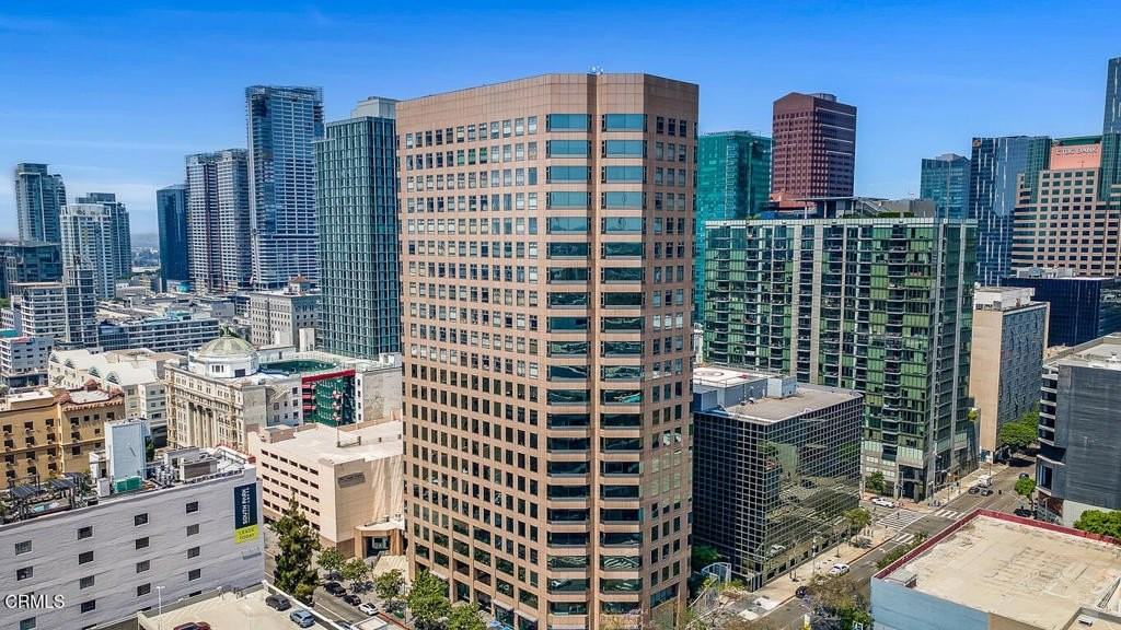 801 S Grand Ave #1710 - Photo 4 of 50