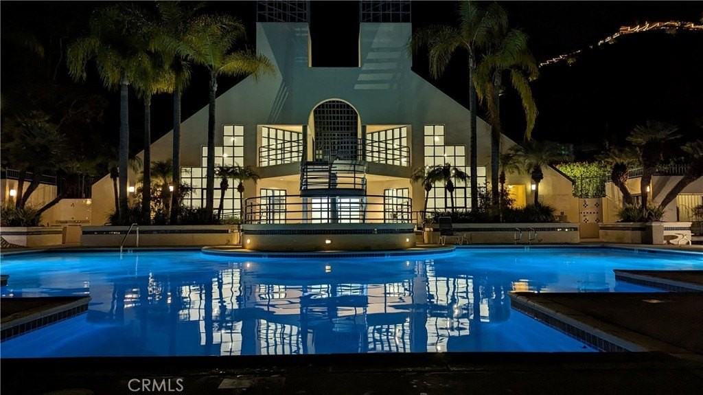 190 N Singingwood St #6 - Photo 4 of 32