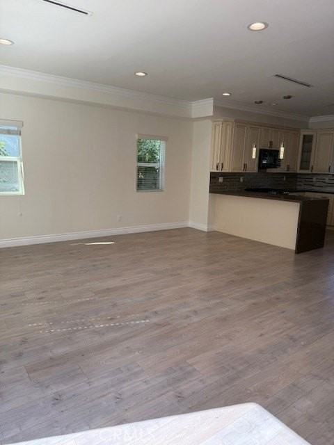 17647 Hamlin St - Photo 3 of 16