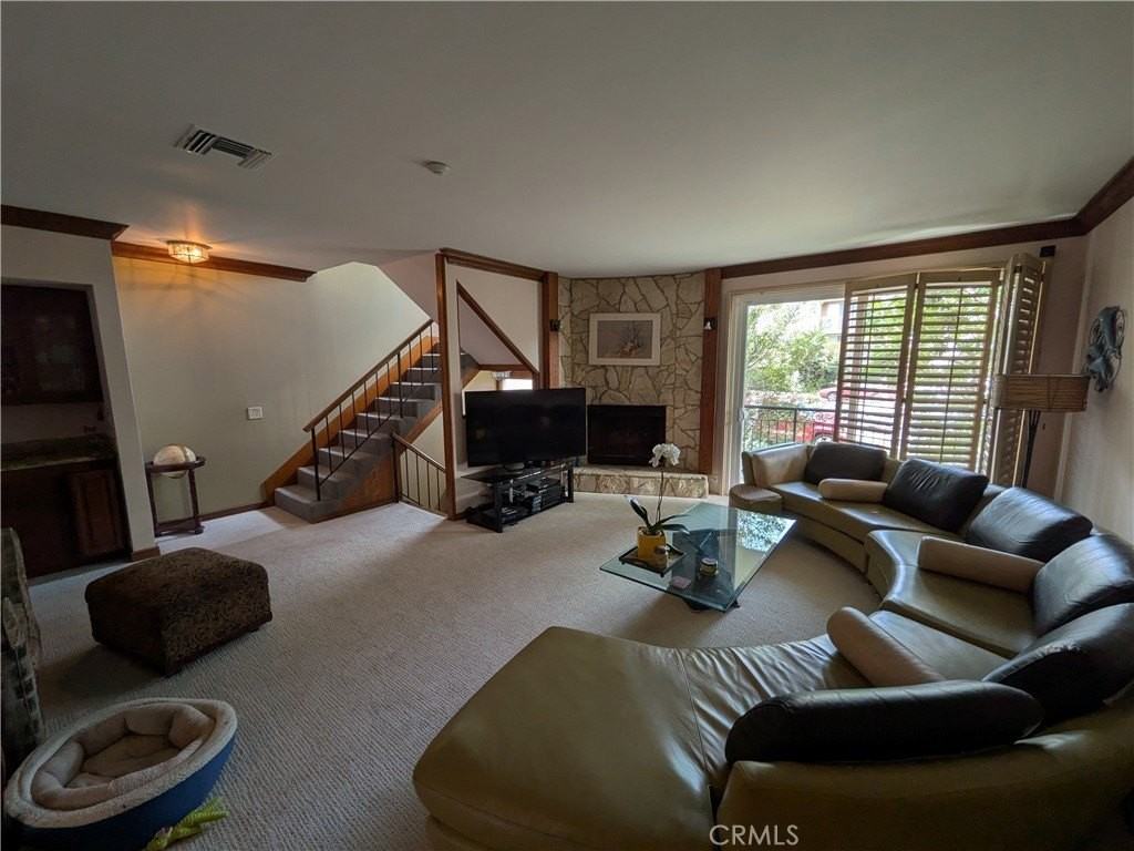 1209 S Catalina Ave - Photo 3 of 26