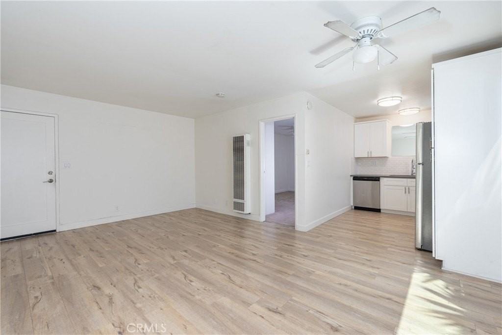 2703 Curtis Ave #3 - Photo 5 of 23