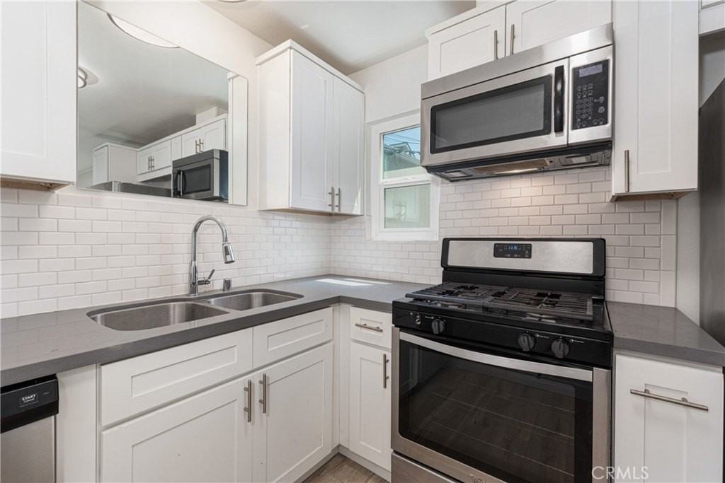 2703 Curtis Ave #3 - Photo 7 of 23