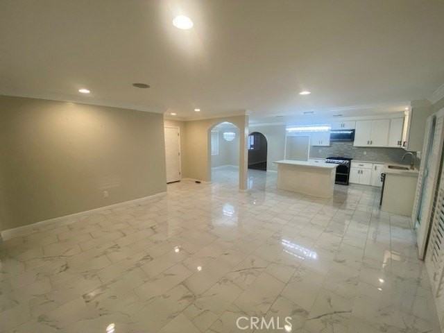 9767 Comanche Ave - Photo 4 of 30