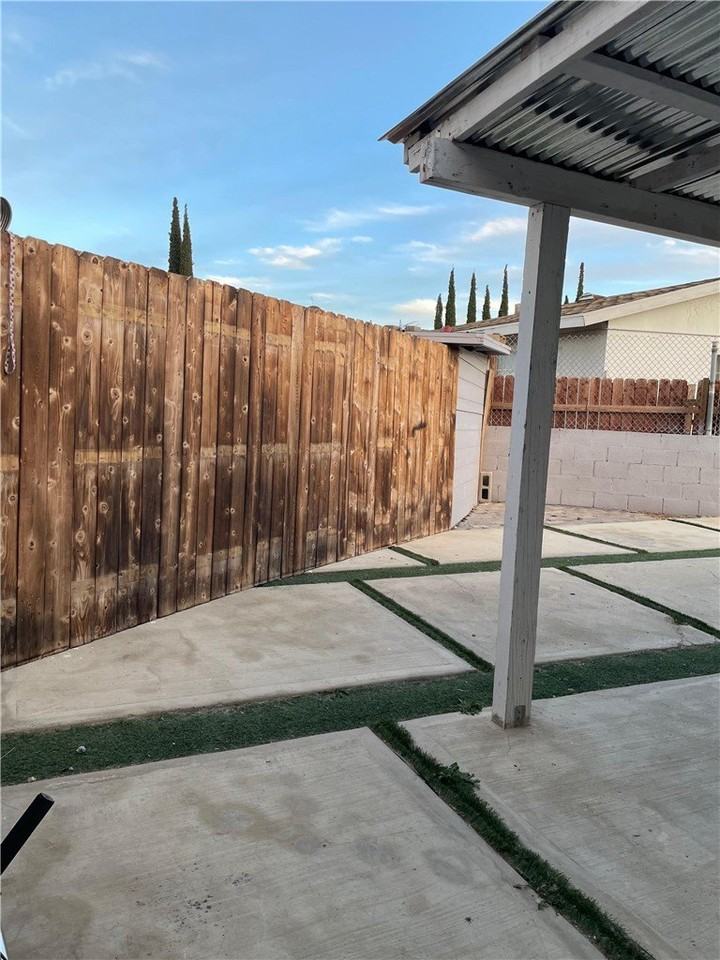 369 E Avenue R4 - Photo 2 of 13