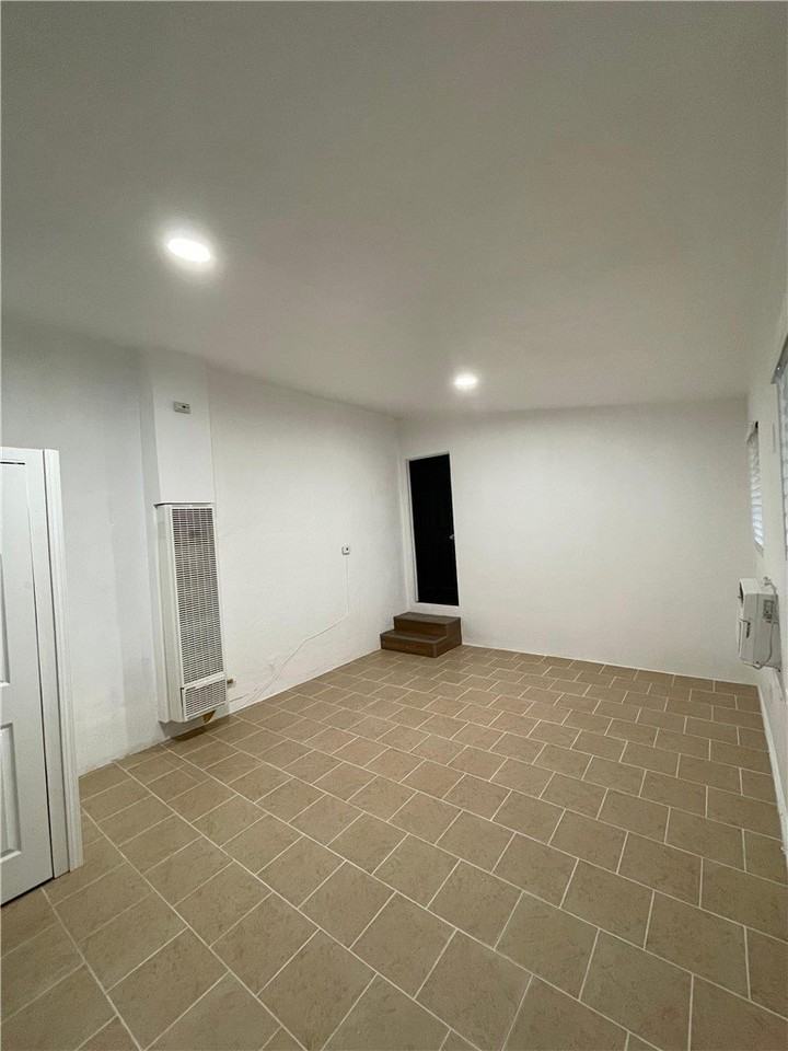 369 E Avenue R4 - Photo 3 of 13