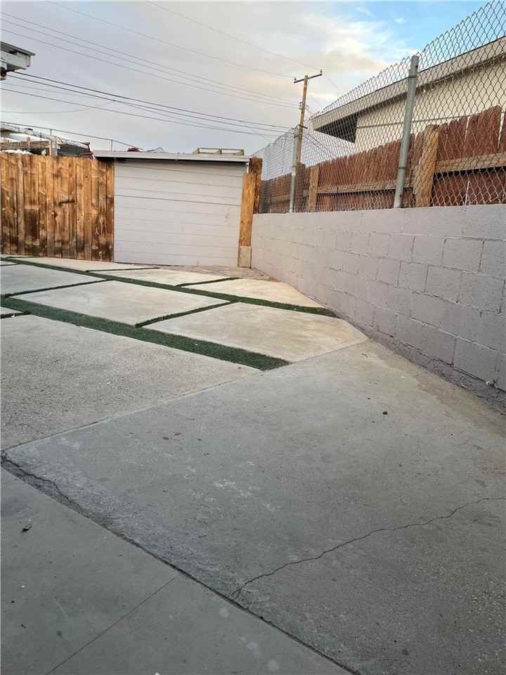 369 E Avenue R4 - Photo 4 of 13