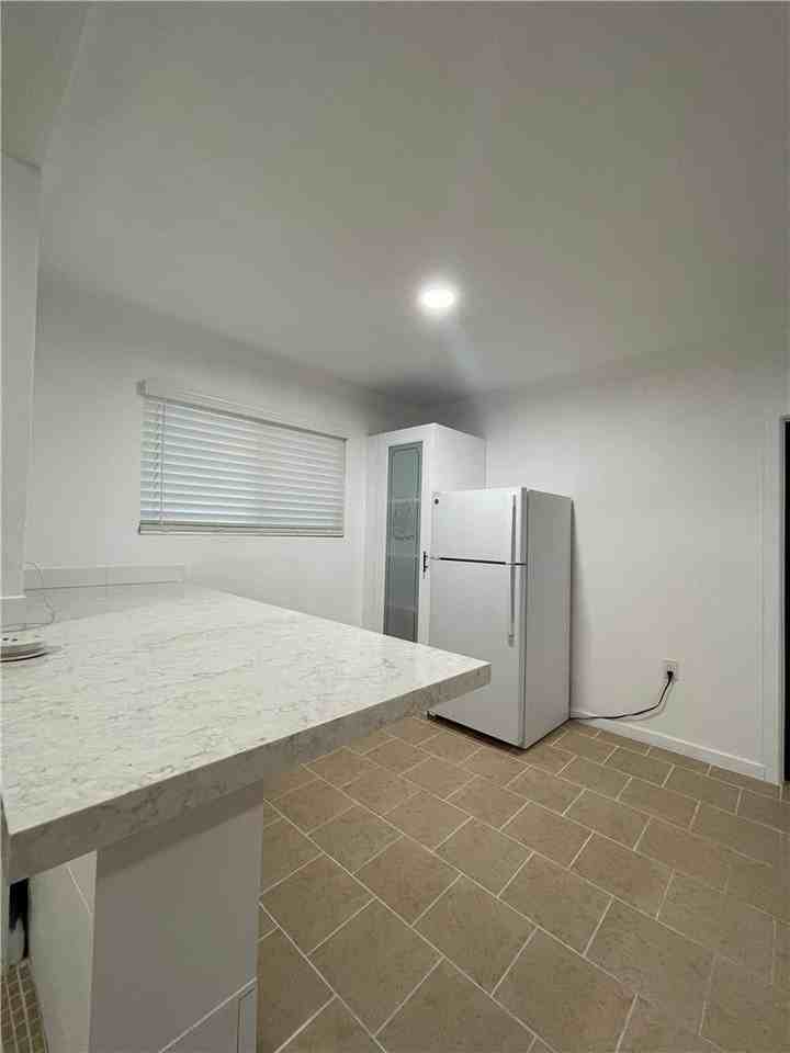 369 E Avenue R4 - Photo 7 of 13