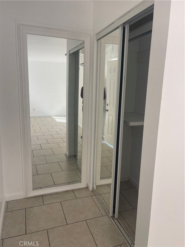 8445 Calvin 1/2 - Photo 3 of 9