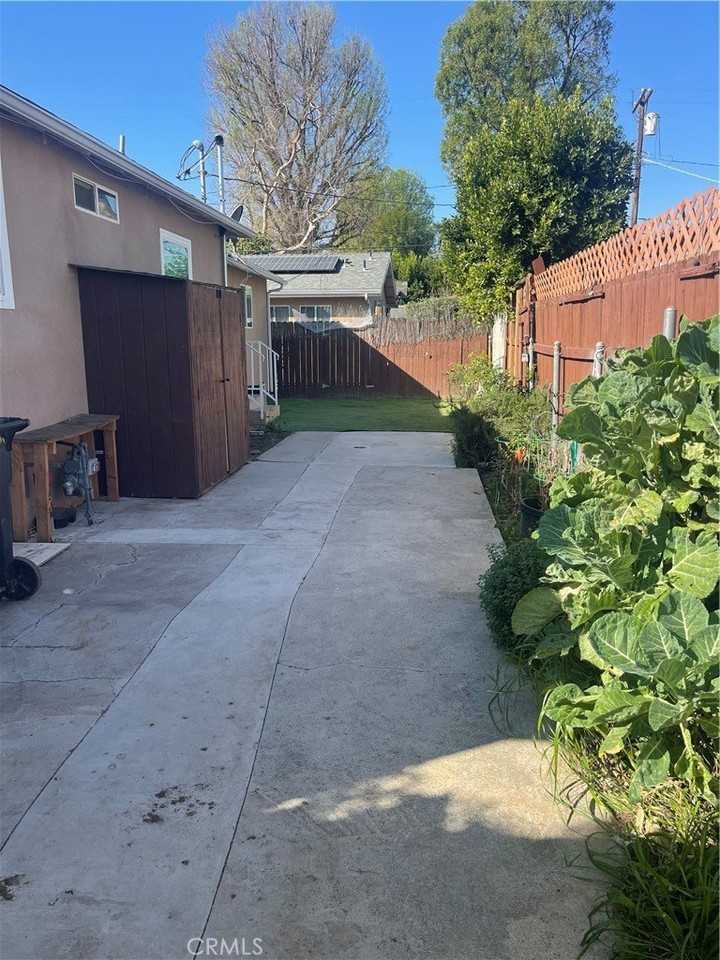 8445 Calvin 1/2 - Photo 6 of 9