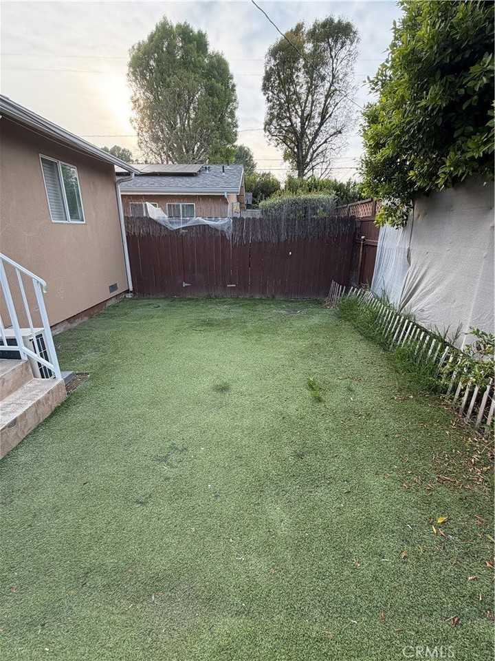 8445 Calvin 1/2 - Photo 7 of 9