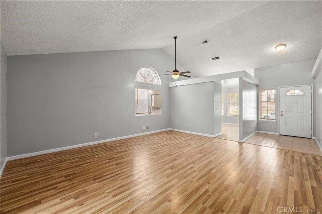 4817 Harbor Ct - Photo 7 of 30