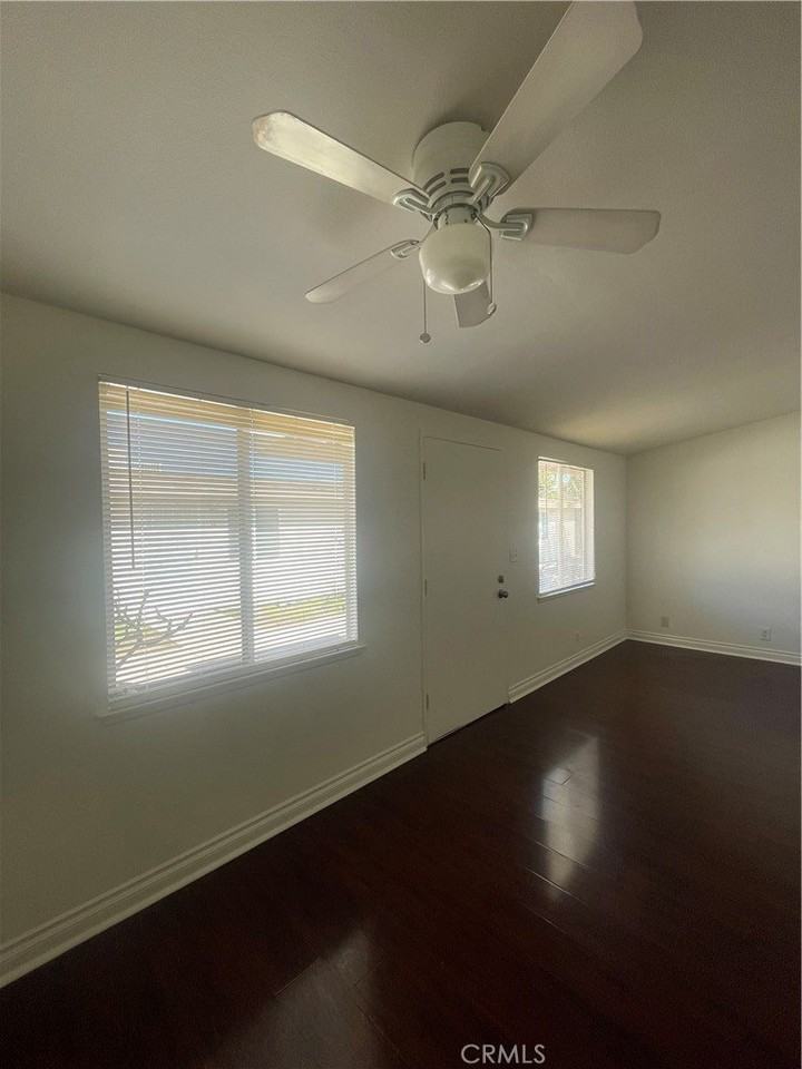 528 Cherry Ave #B - Photo 3 of 16