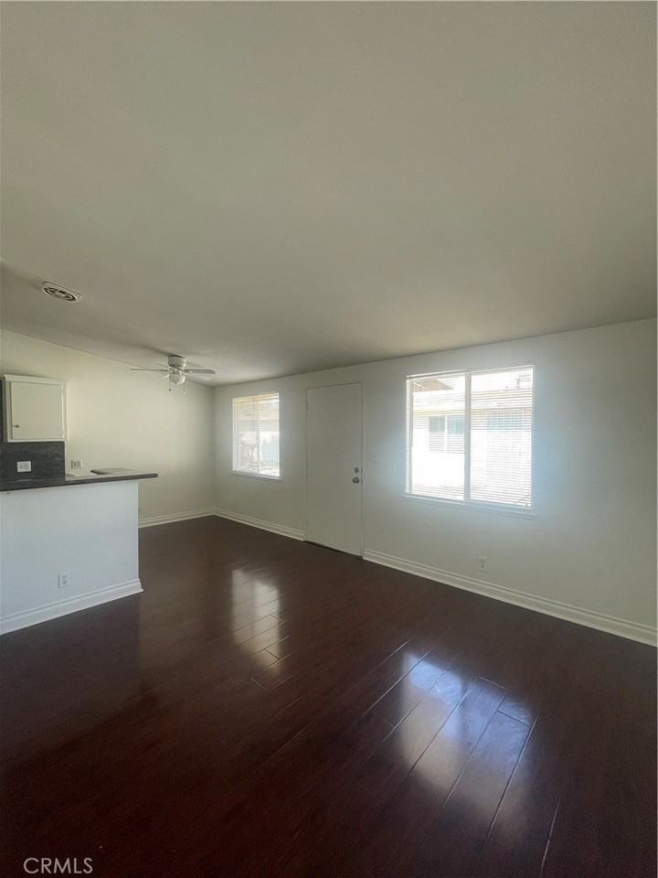 528 Cherry Ave #B - Photo 5 of 16