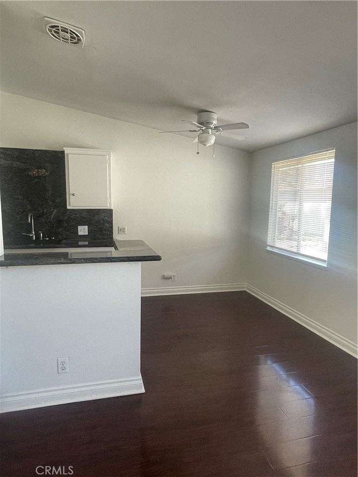 528 Cherry Ave #B - Photo 6 of 16