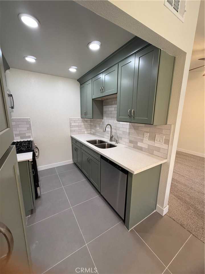 28200 Chula Vista Dr - Photo 5 of 18