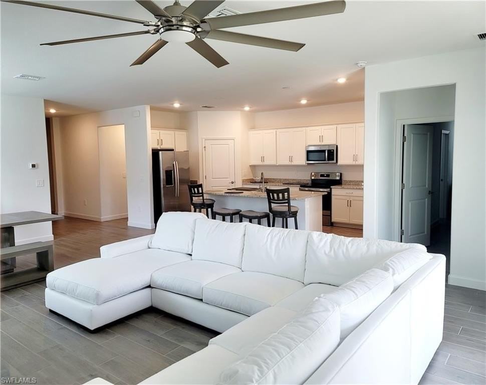 3172 Weston Manor Dr - Photo 3 of 39