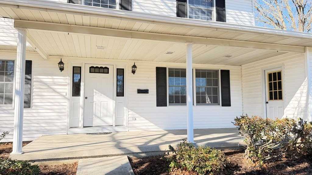 118 Elm St - Photo 2 of 19