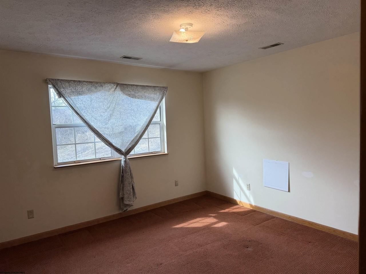 27 Trovato St - Photo 2 of 5