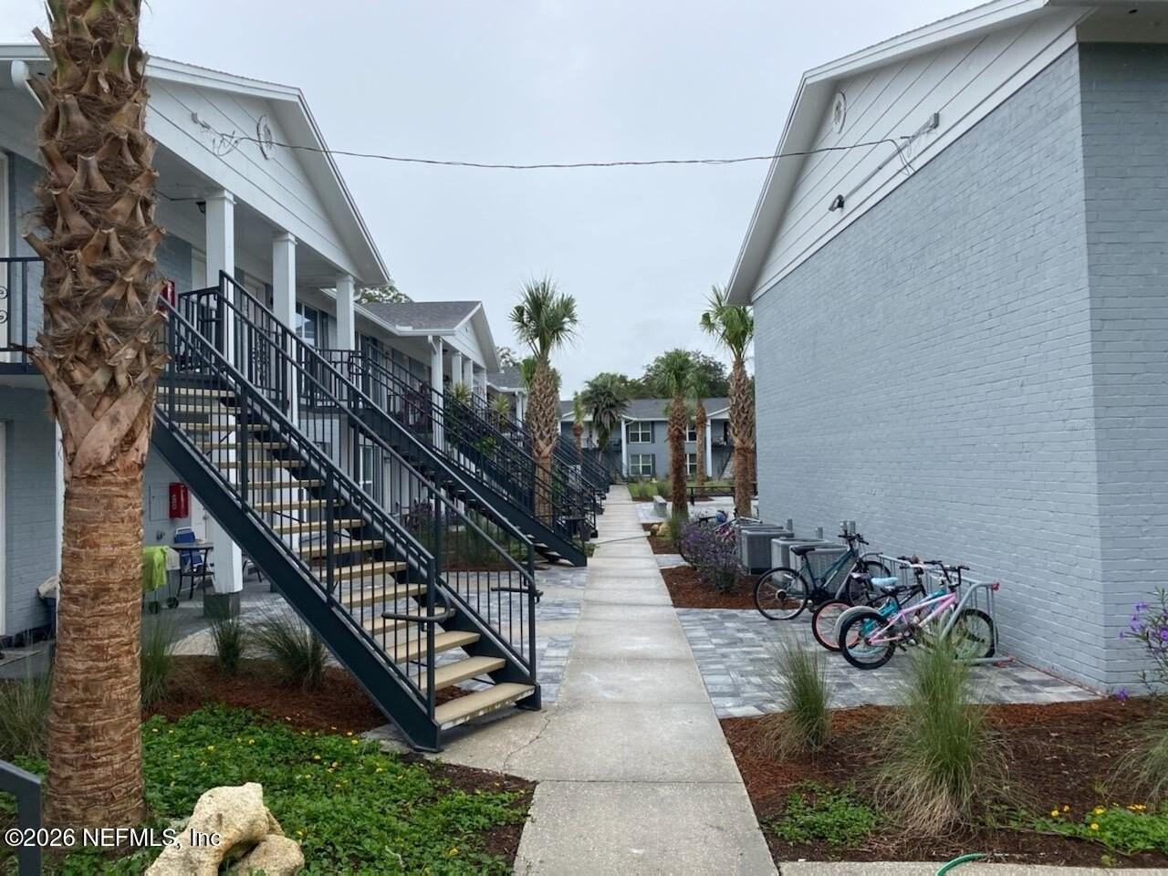 2216 Spring Park Rd Apt 11 - Photo 4 of 16