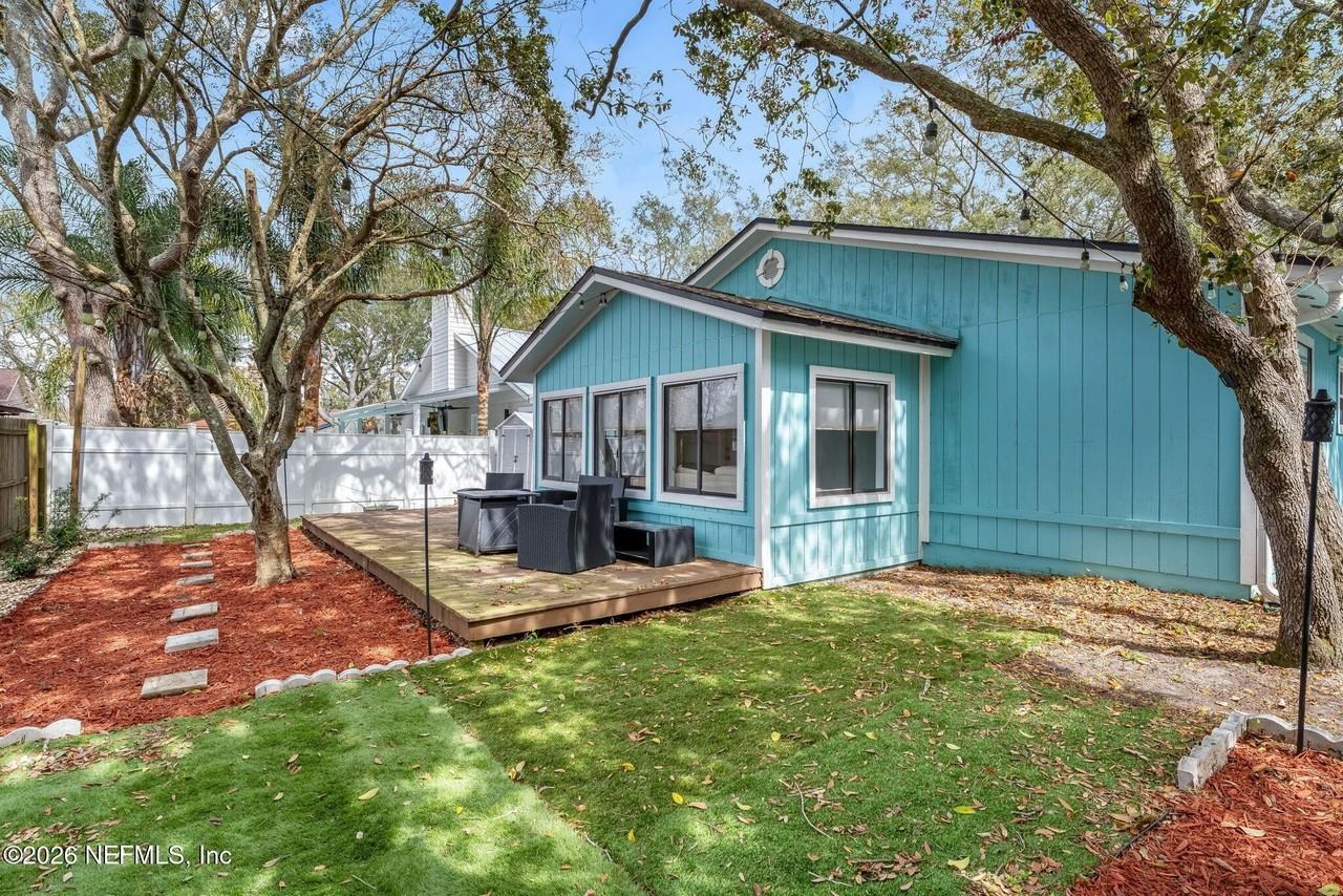 1170 19th St N - Photo 4 of 34