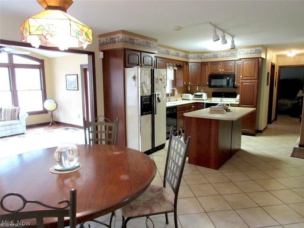 1322 Steele Hill Rd Nw - Photo 4 of 7