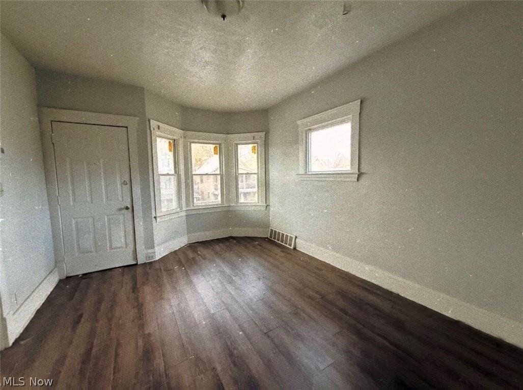 12106 Forest Ave Unit Down - Photo 2 of 7