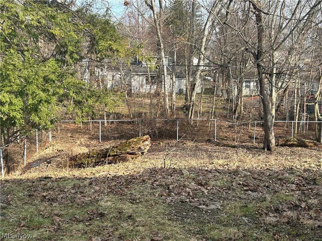 84 Thames Ave - Photo 5 of 24