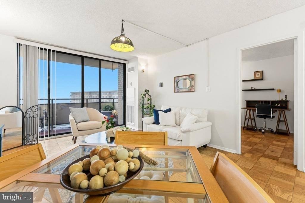 5225 Pooks Hill Rd #1717N - Photo 5 of 26