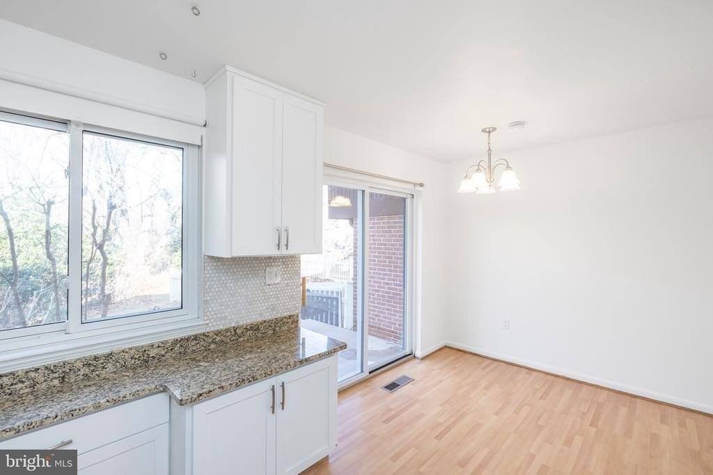 12265 Greenleaf Ave - Photo 7 of 25