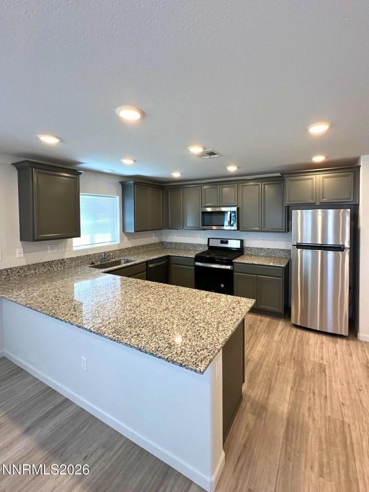 501 Paradise Valley Rd - Photo 3 of 18