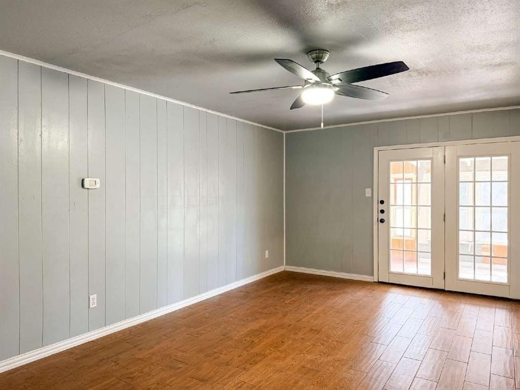 604 Mesquite Ave - Photo 2 of 20