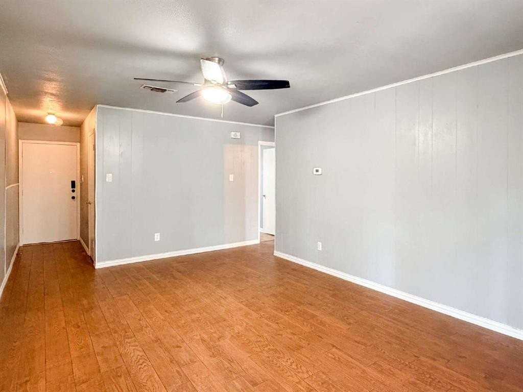 604 Mesquite Ave - Photo 3 of 20