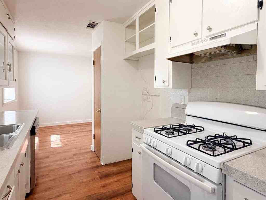 604 Mesquite Ave - Photo 6 of 20