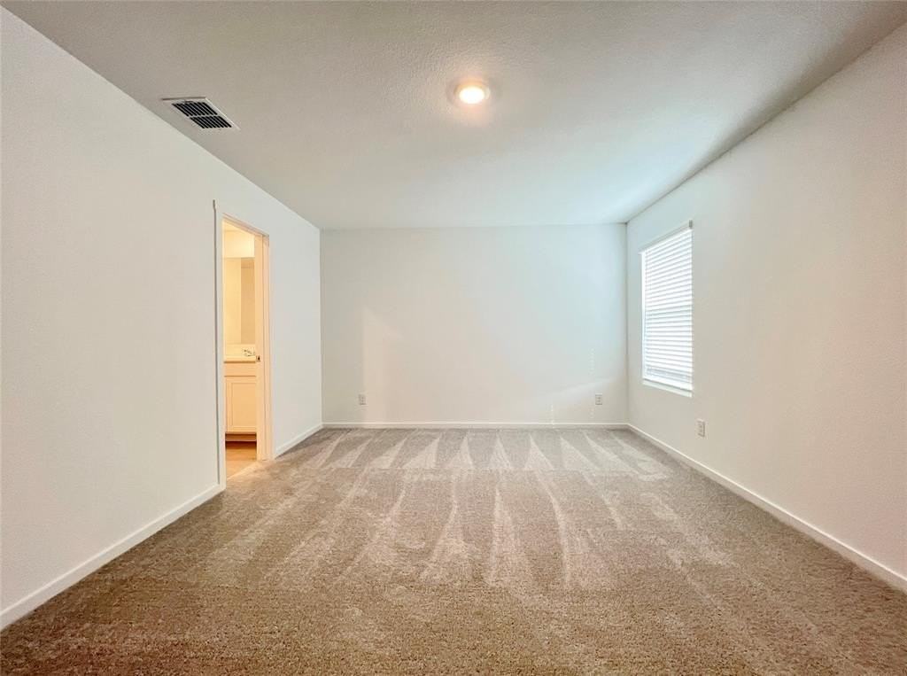 2037 Derby Ln - Photo 6 of 18