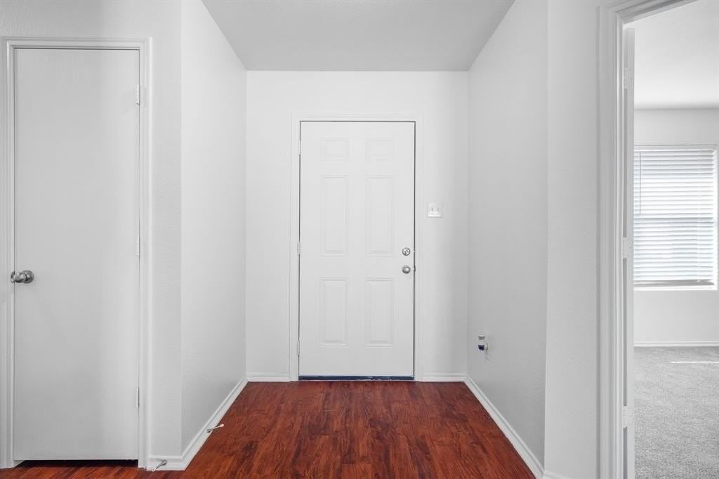 2117 Laughlin Rd - Photo 5 of 26