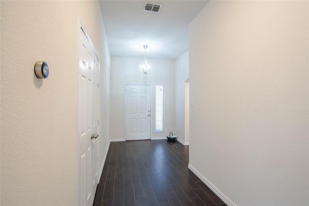 1313 Fayette Ct - Photo 5 of 24