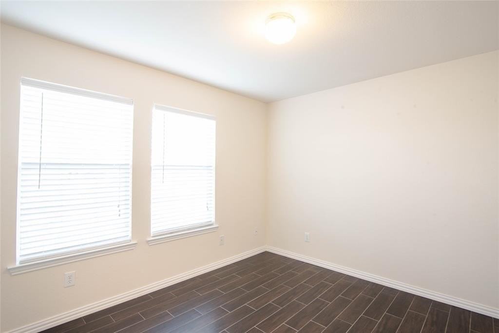 1313 Fayette Ct - Photo 6 of 24