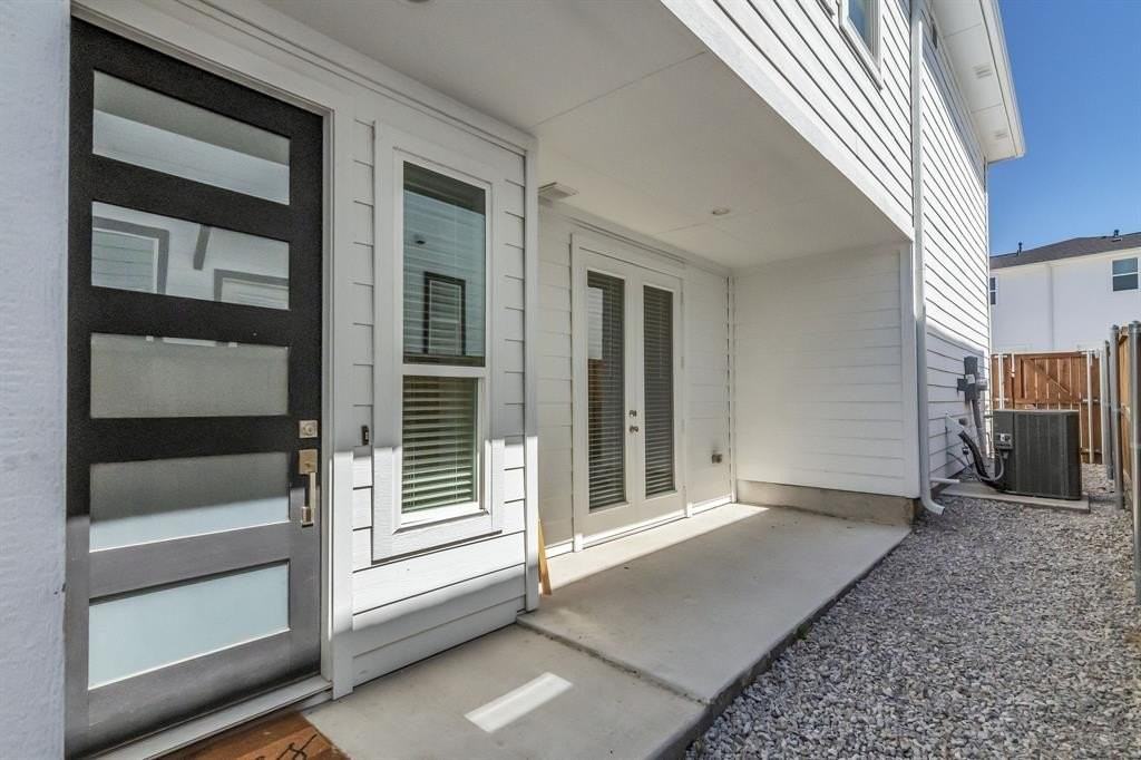 3456 Lake District Ln - Photo 4 of 30