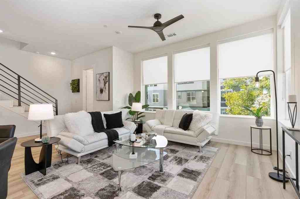 2606 Kimsey Dr #101 - Photo 6 of 32