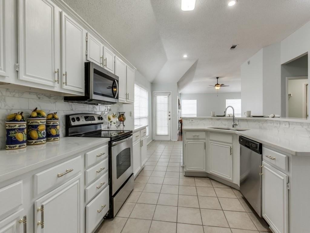 4801 Holly Berry Dr - Photo 6 of 16